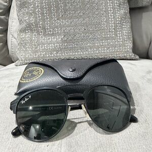Ray-Ban Classic Black Round Sunglasses